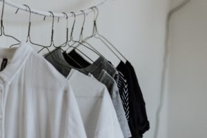Sposoby na skuteczne pranie zabrudzonych ubrań