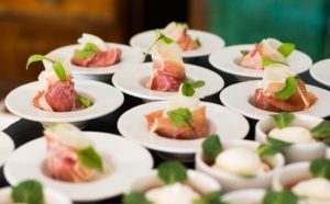 Dlaczego warto wybrać catering eventowy?