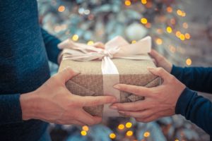 Dlaczego warto spersonalizować prezent?