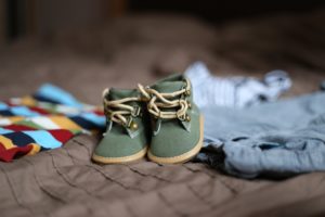 Czym się kierować, wybierając buty dla dziecka?
