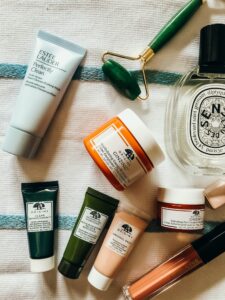 Dobre kosmetyki pielęgnacyjne – gdzie je kupować, jak wybrać i jak nie dać się oszukać