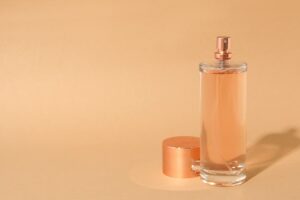 Perfumy niszowe damskie – sprawdź unikatowe zapachy na zimę